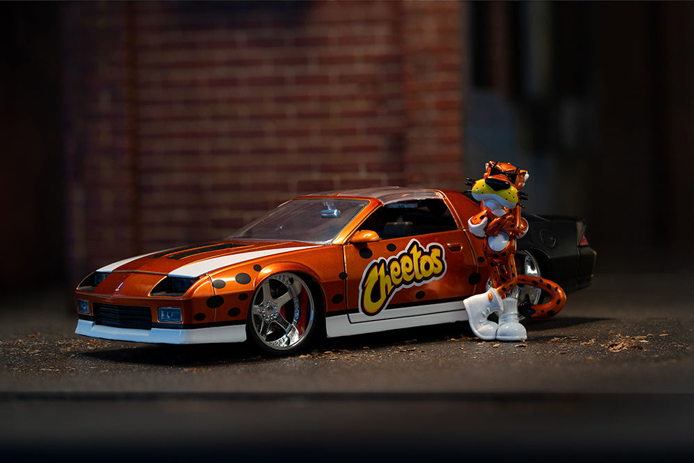 1985 Camaro Z/28 W. Chester Cheetah Figure Cheetos 1/24 Scale 